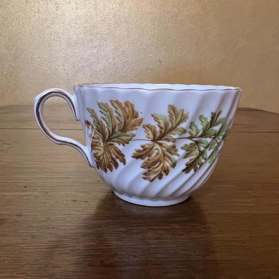 Vintage 1960s Aynsley Leaves Tea Cup