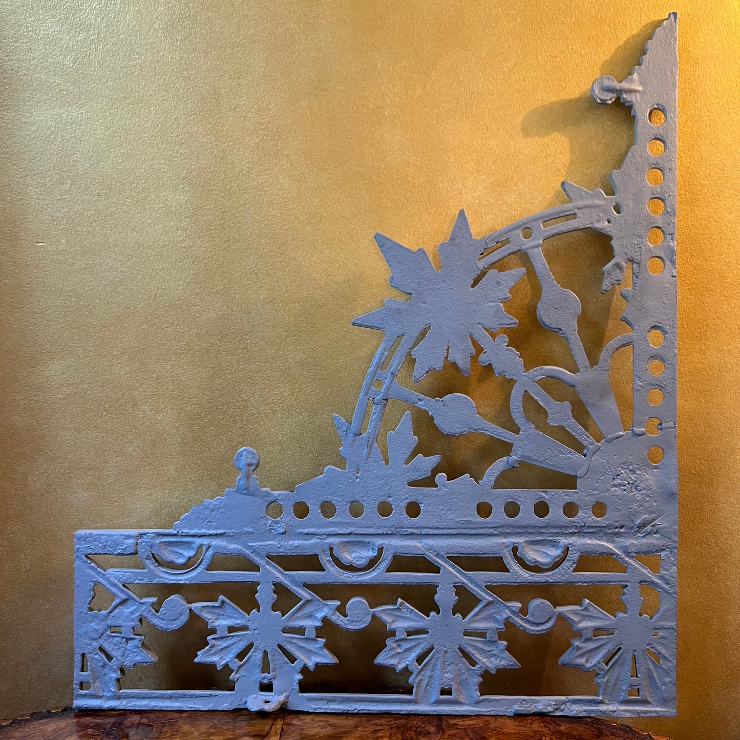 Antique Lacework Victoria Cast Iron Corner Piece