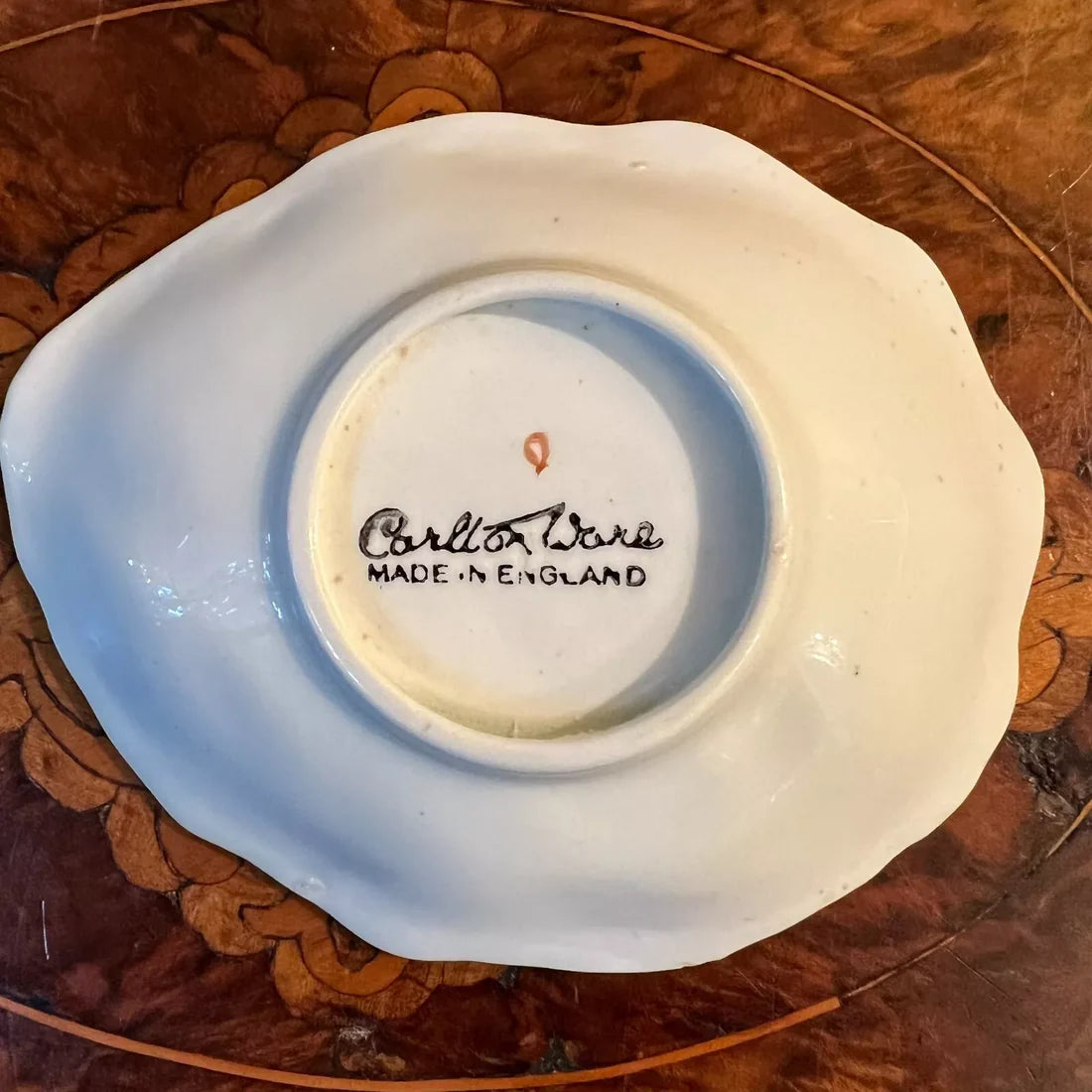 Cartlon Ware Lettuce Leaf Small Dish