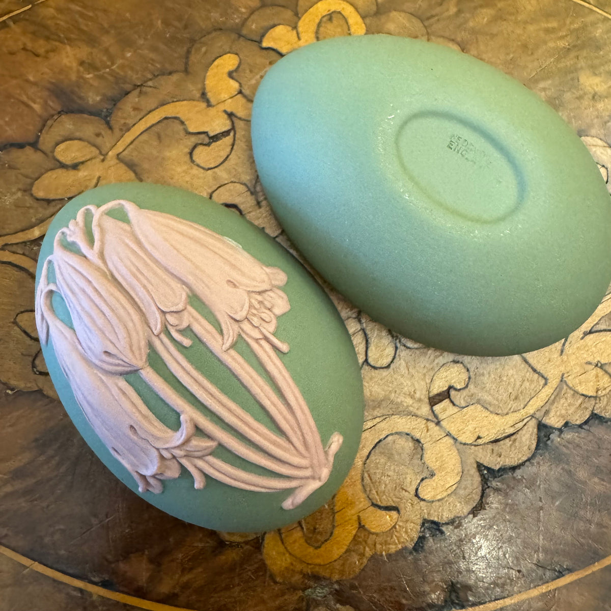 Vintage Wedgwood Jasperware Sage Pink Egg Shaped Trinket Box