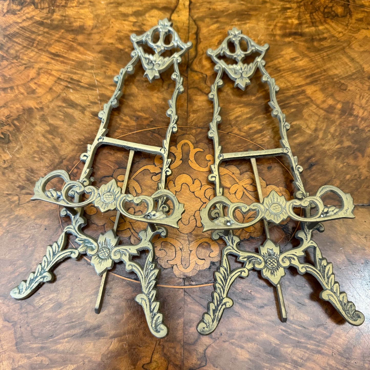 Metal Small Easels Pair