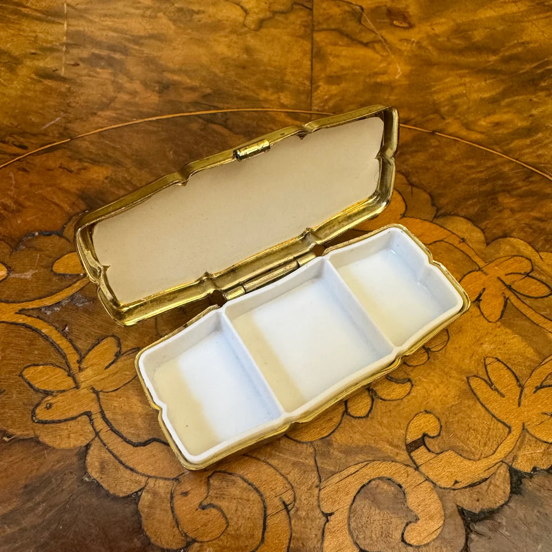 Vintage Lady & Man Print Pill Box Container