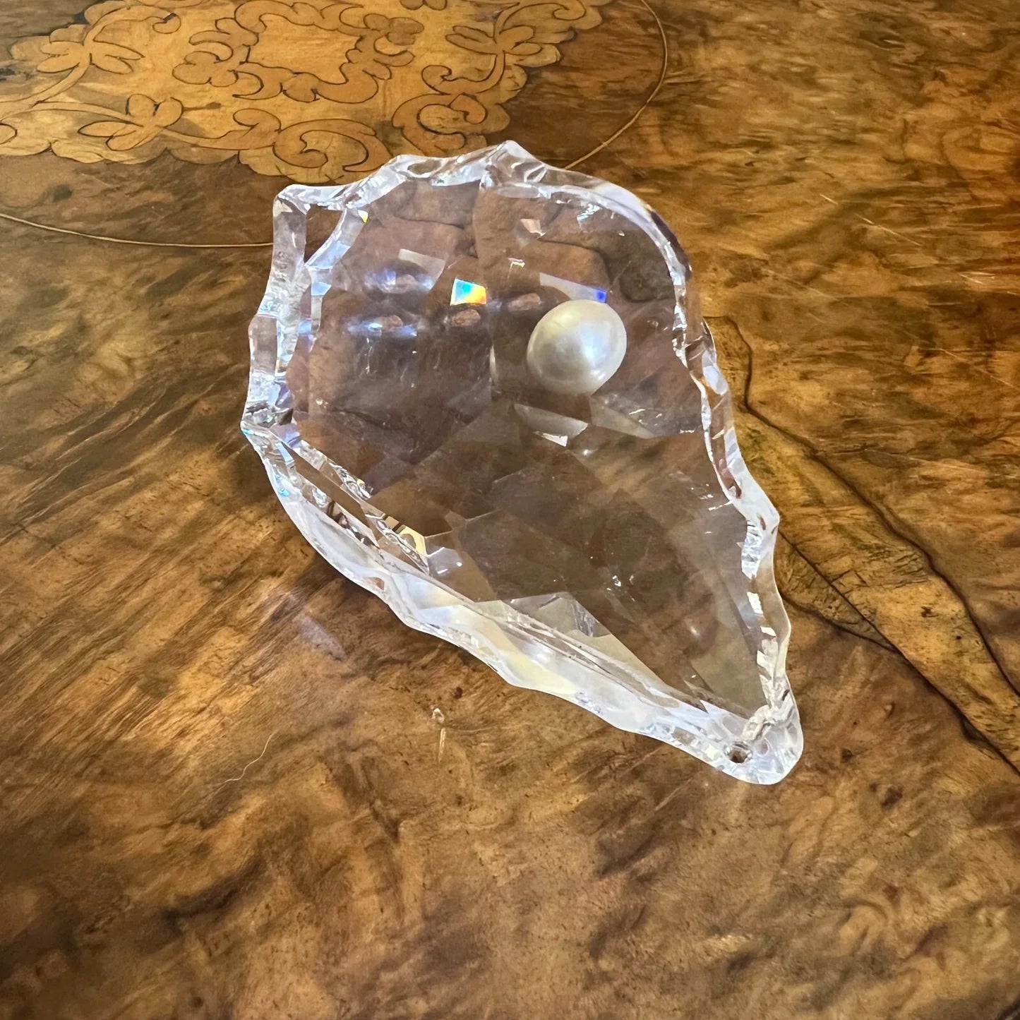 Crystal Shell With Pearl