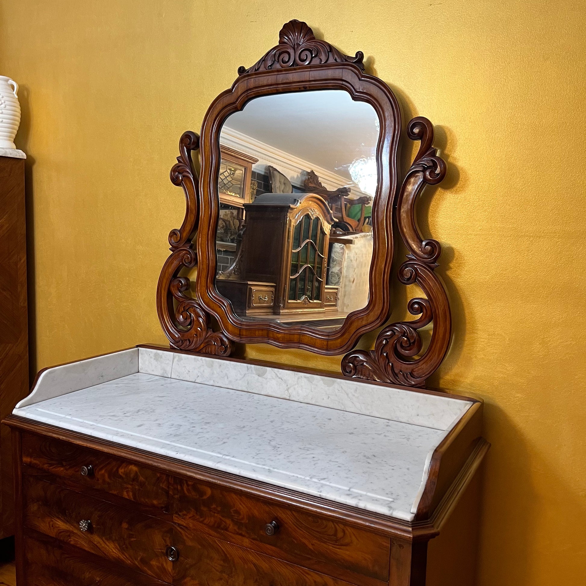 vintage marble top dresser Antique Victorian Mahogany Ornate with Fancy Mirror Lee Furniture Freemont BD011-06 Marble