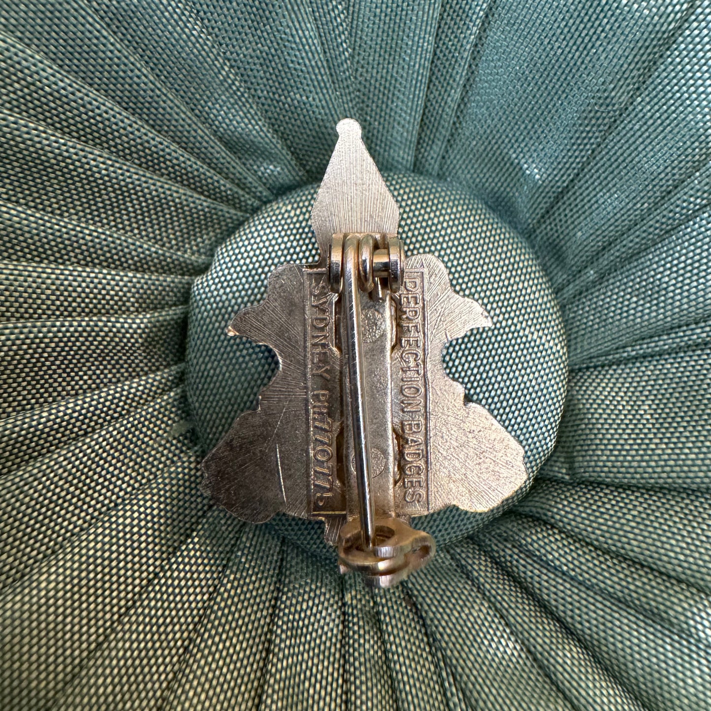 Absque Deo Nihil The Armidale School Badge Pin