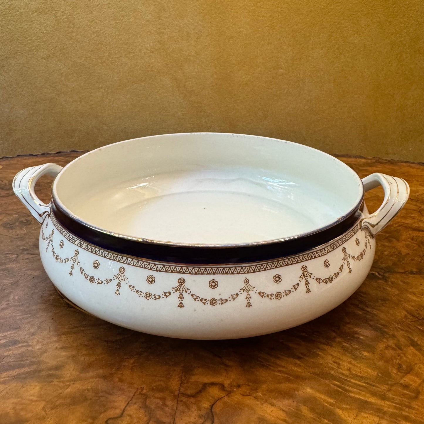 Alfred Meakin Bleu De Roi Serving Bowl With Handles 
