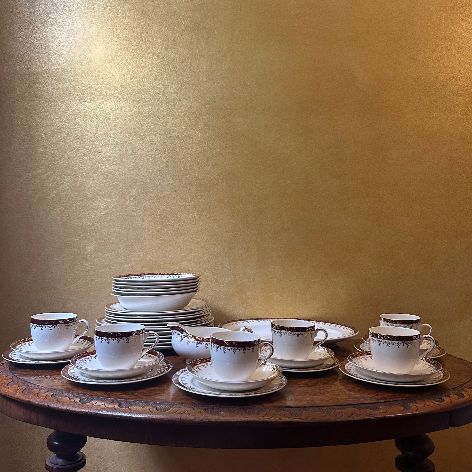 Alfred Meakin Suzanne Burgundy Gold Print 38 Piece Dinner Set 