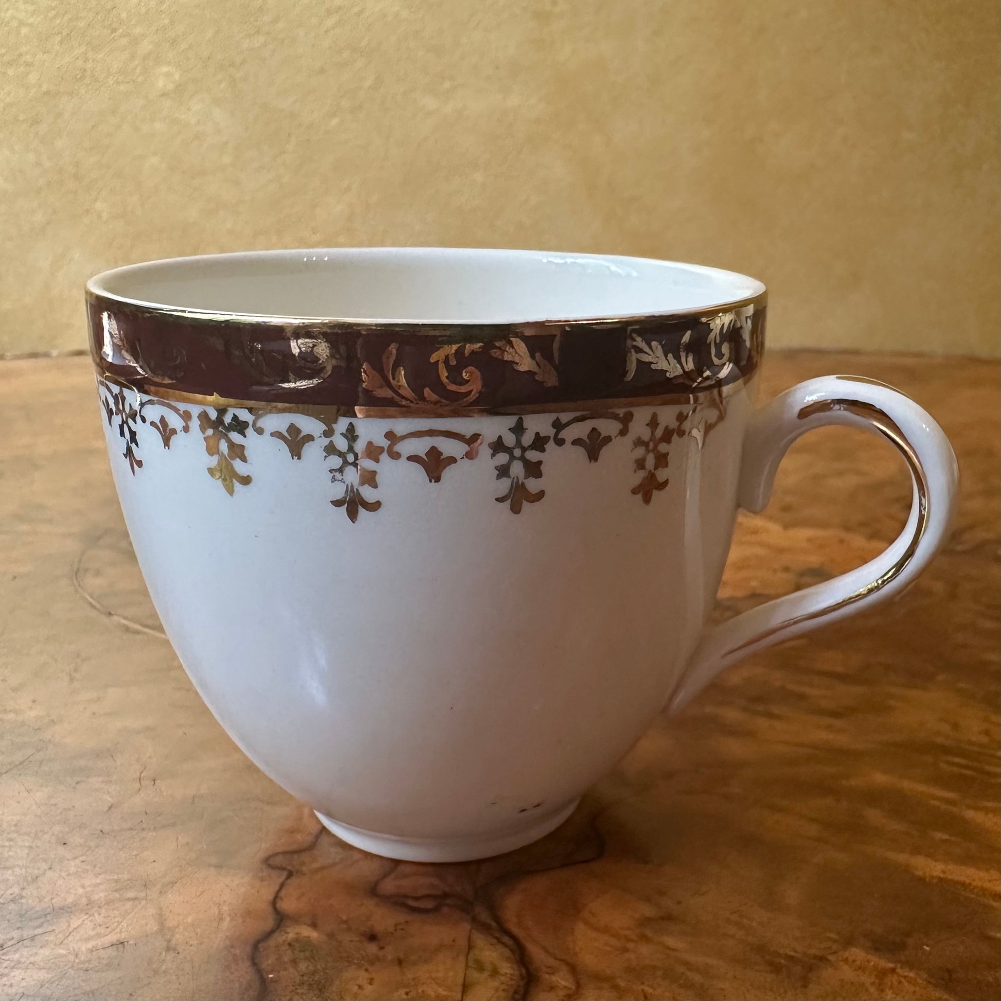 Alfred Meakin Suzanne Burgundy Gold Print Cup