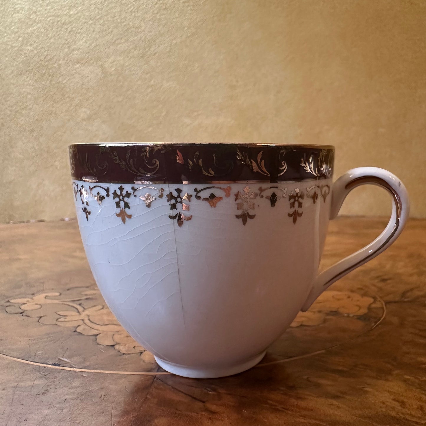 Alfred Meakin Suzanne Burgundy Gold Print Cup with Crack