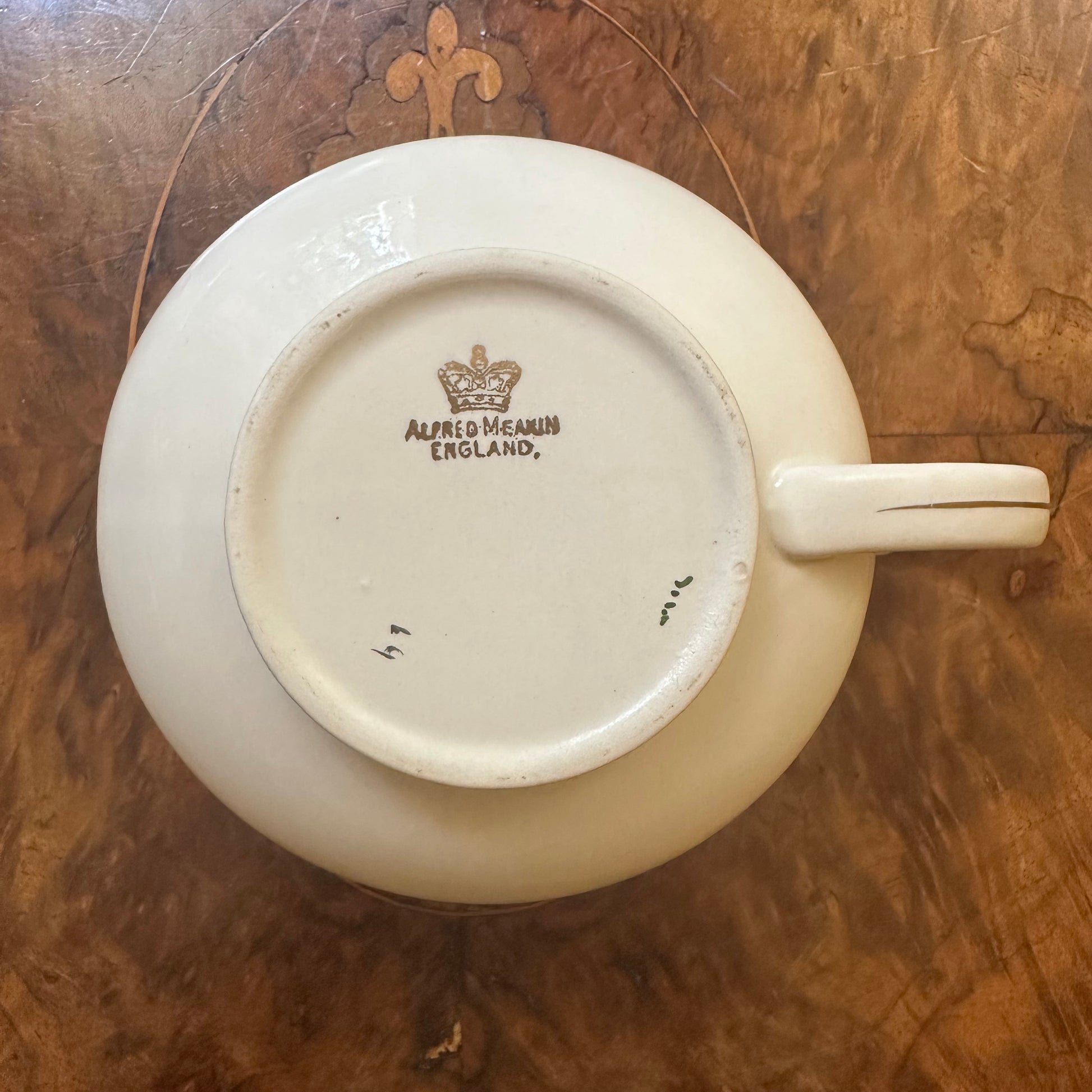 Alfred Meakin Suzanne Burgundy Gold Print Gravy 