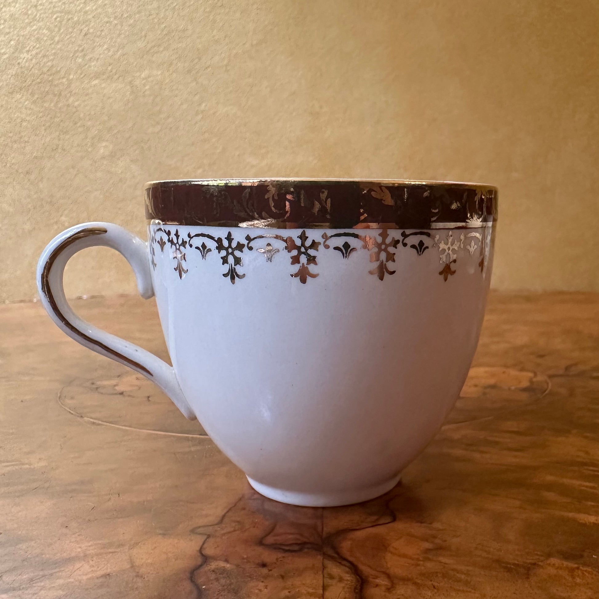 Alfred Meakin Suzanne Burgundy Gold Print Tea Cup