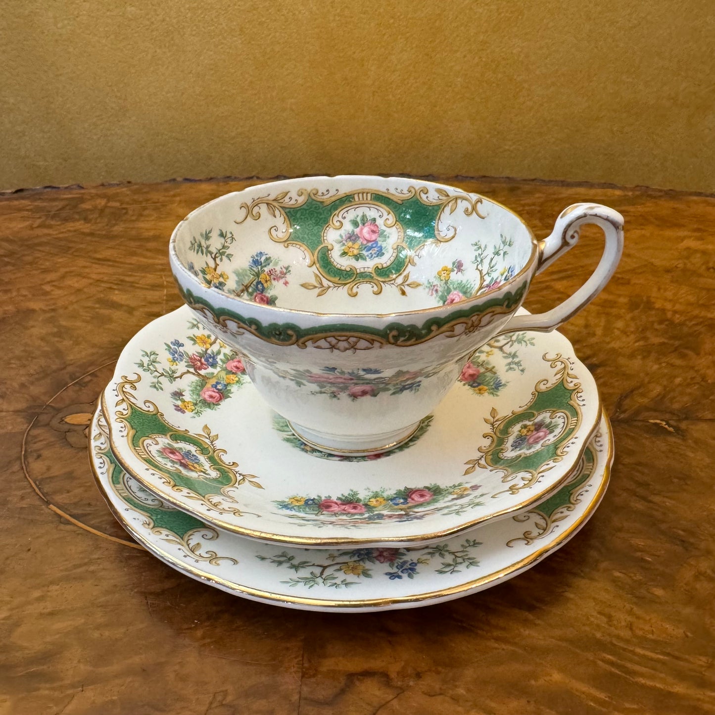 Antique Foley Broadway Bird Of Paradise Tea Cup Trio 