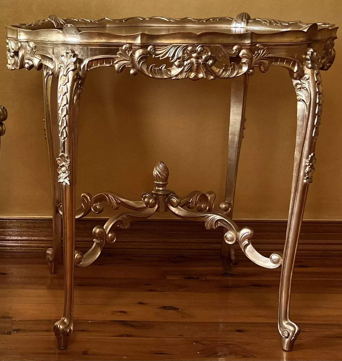 Antique Reproduction Gold Leaf Oval Table