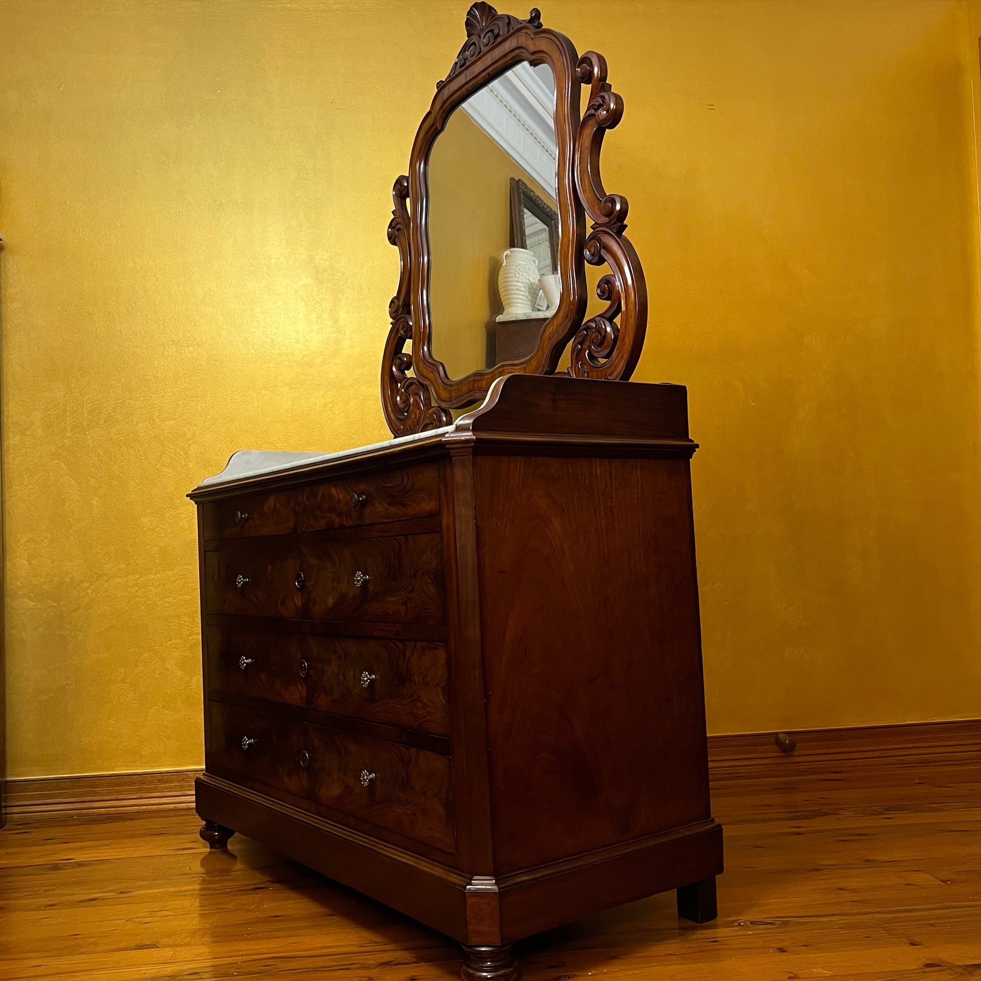 Antique dressing table 