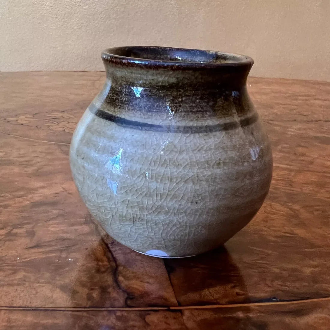 Ballarat Gum Nuts & Leaves Small Vase Jar