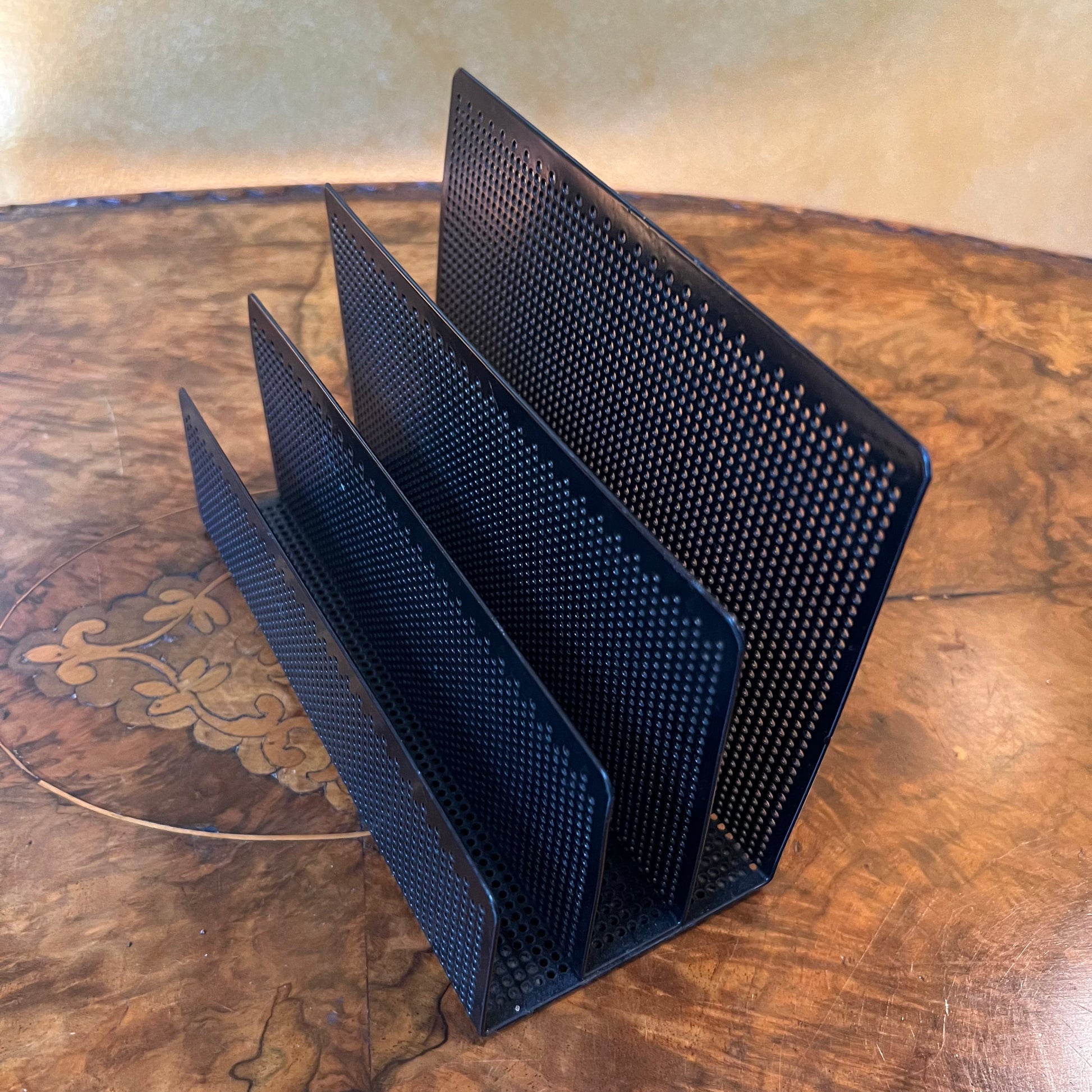 Black Metal Mesh Document Holder 