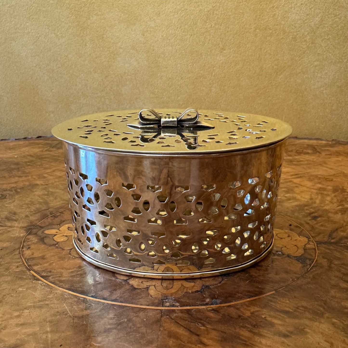 Brass Cutout Oval Trinket 