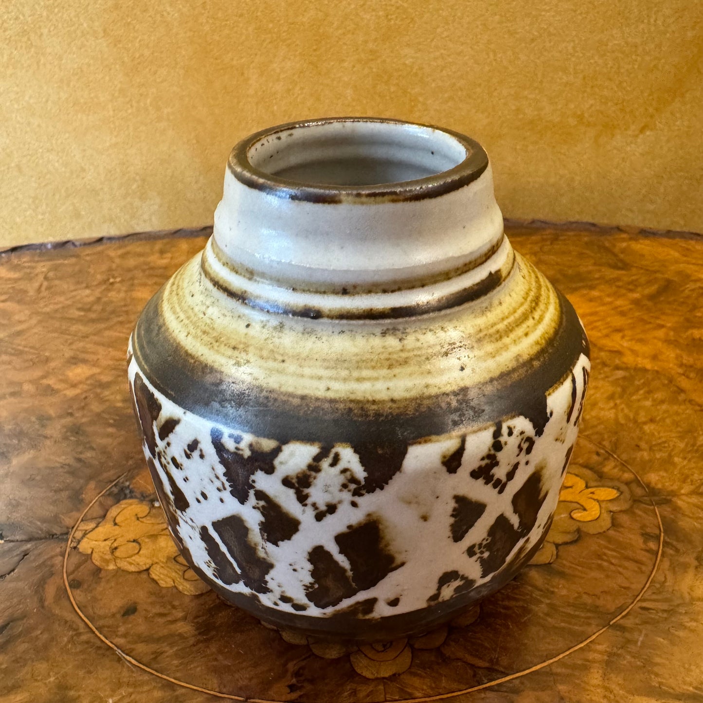 Brown White Print Pottery 