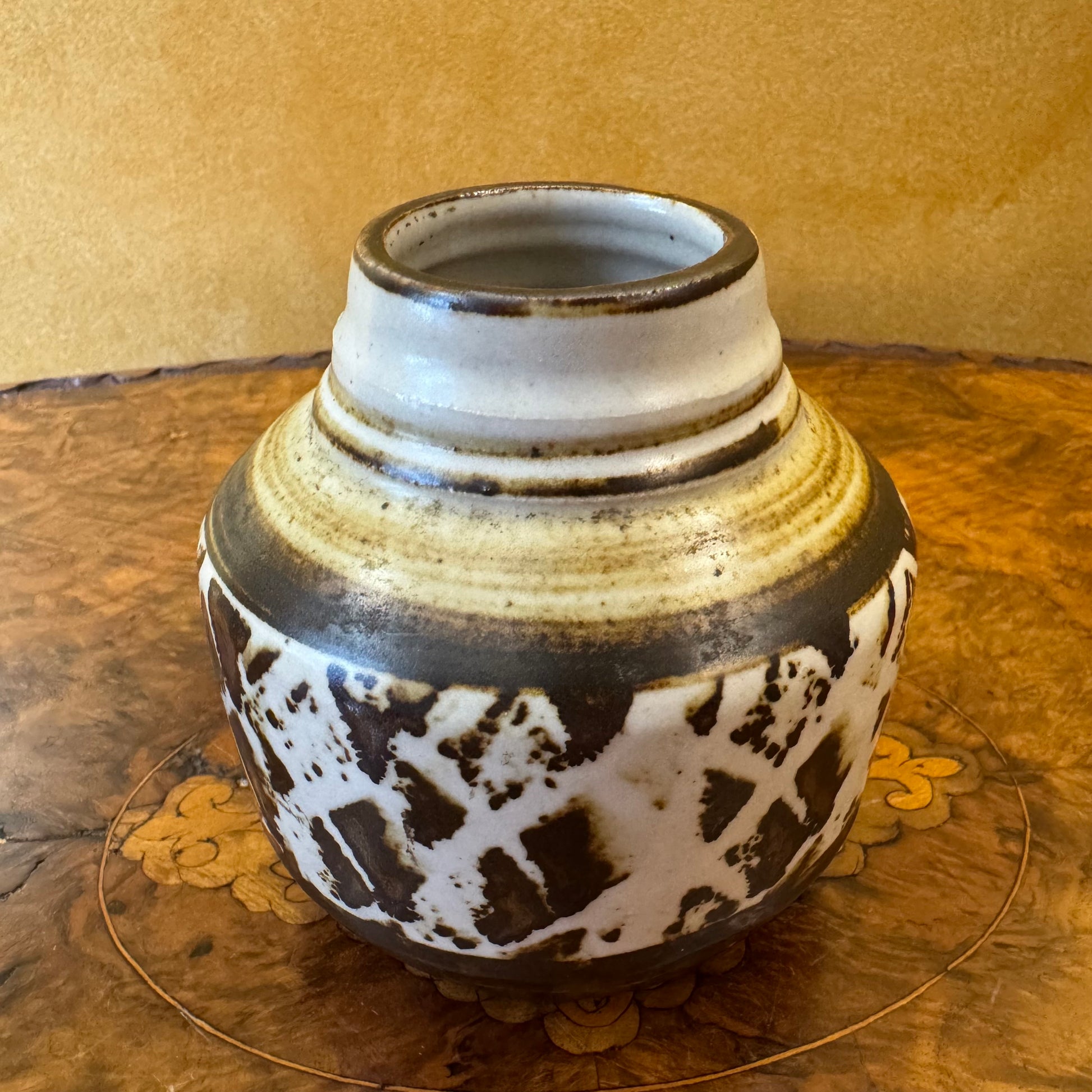 Brown White Print Pottery 