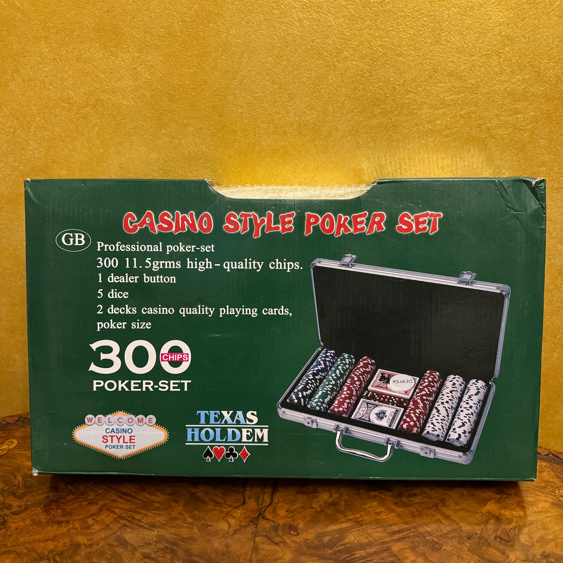 Casino Style Poker Set 300 Chips 