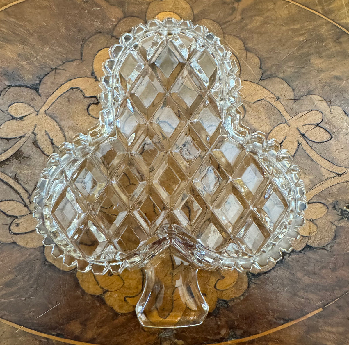 Clover Shape Trinket 