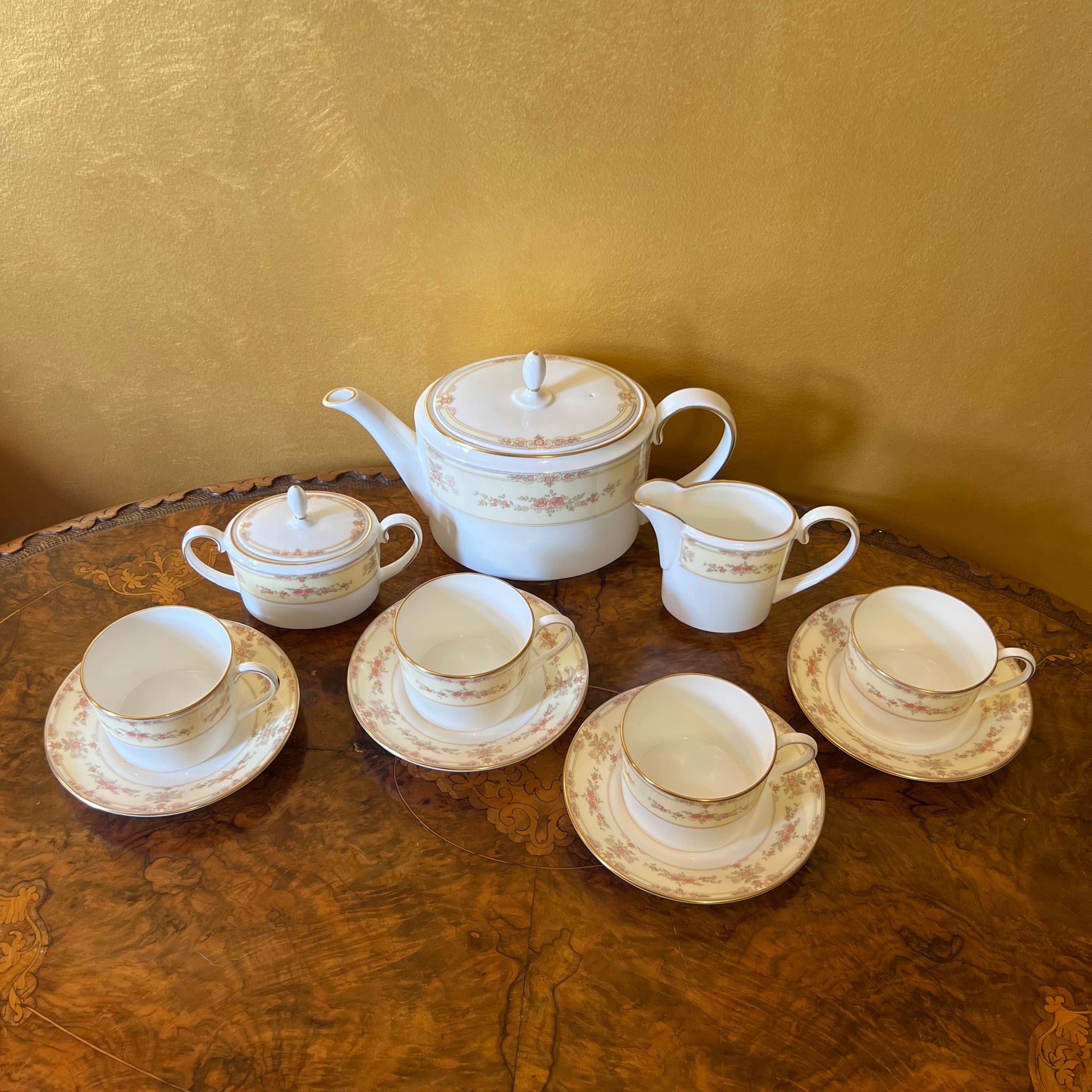 Coalport Sheringham 13 Piece 