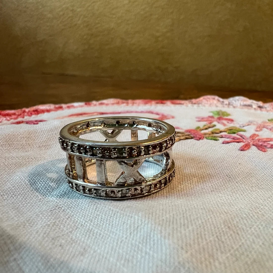 Costume Ring With Diamonti's