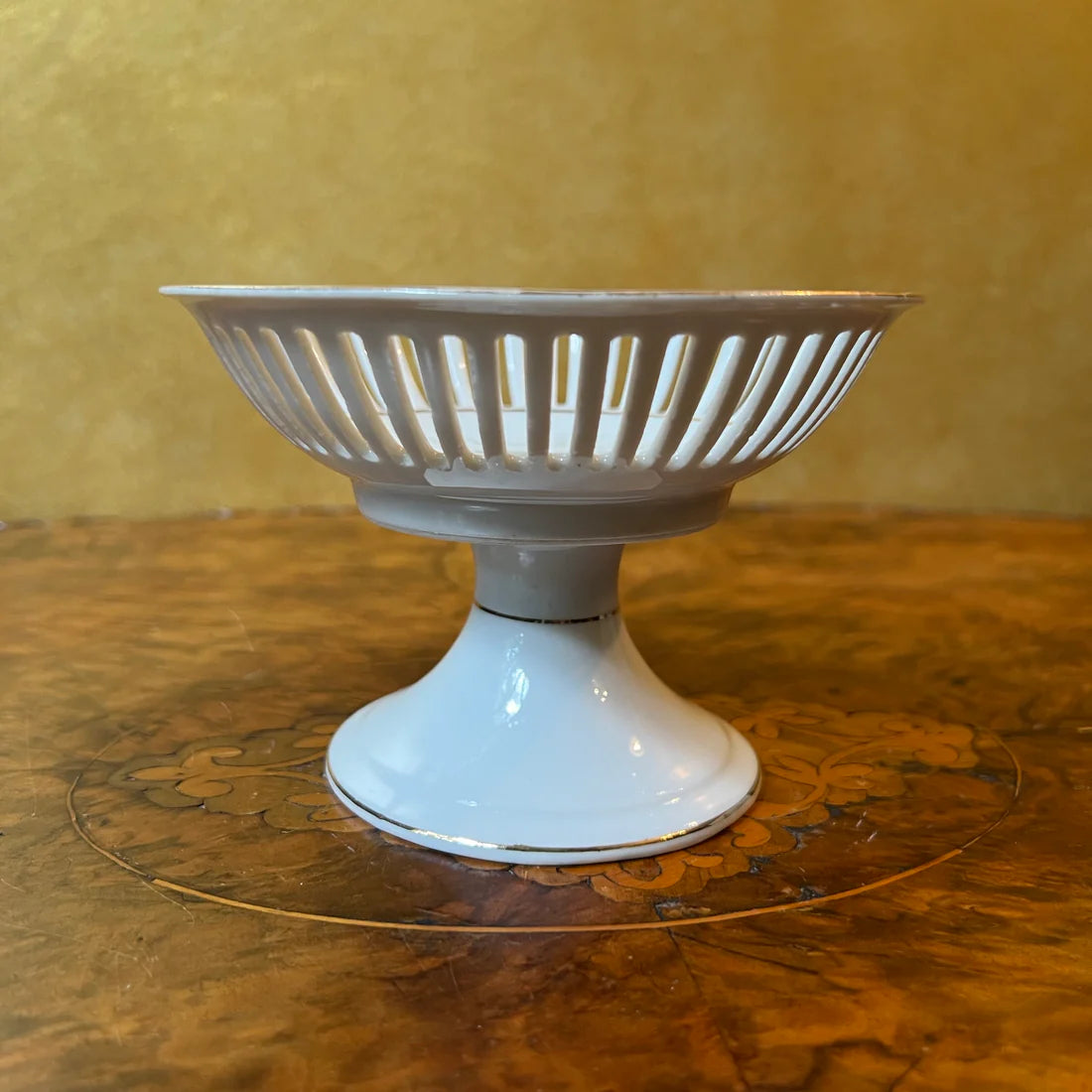 Vintage Couples Print Bowl On Stand