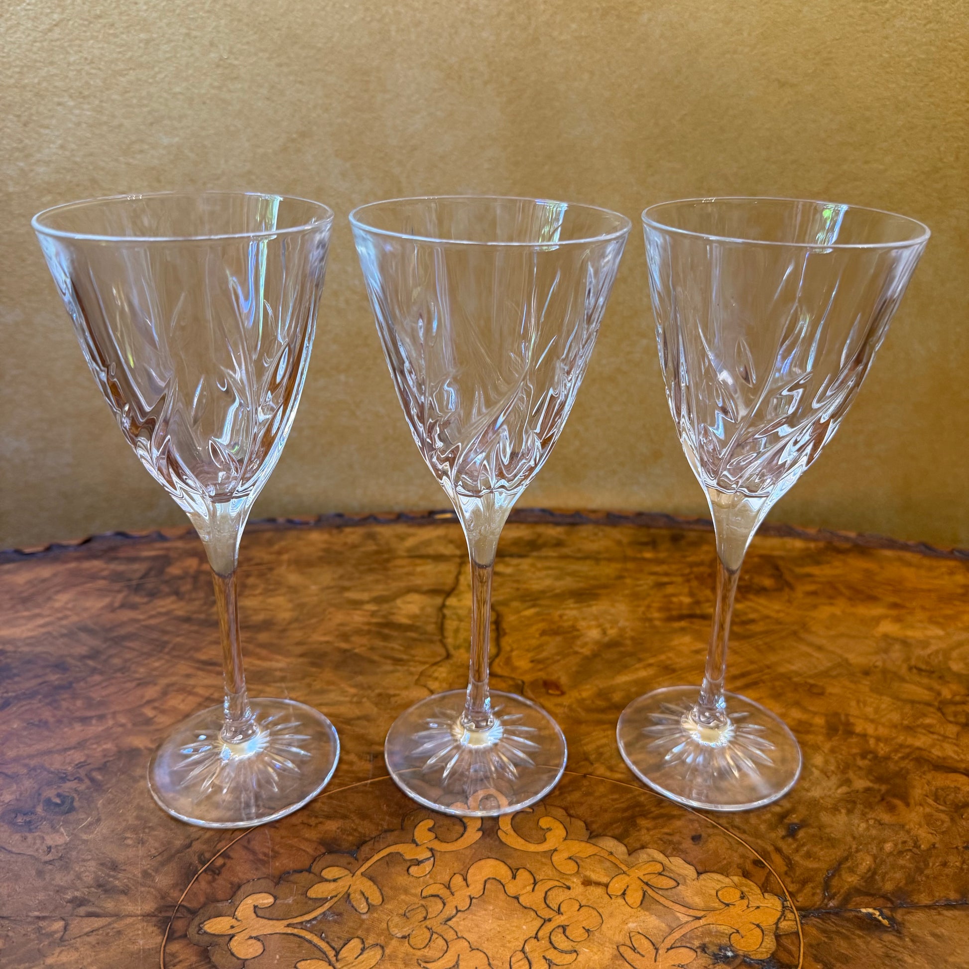  Cristal d'Arques Crystal Cassandra Wine Glasses Set