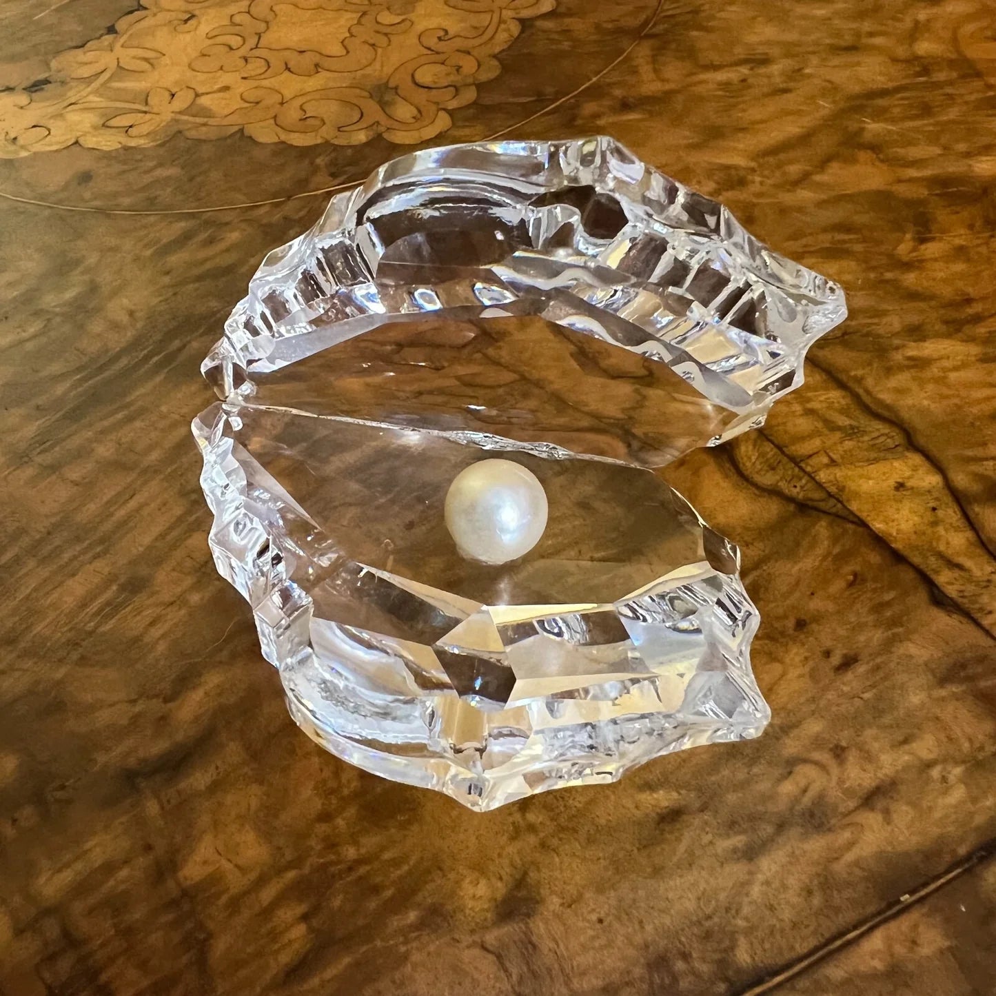Crystal Shell With Pearl