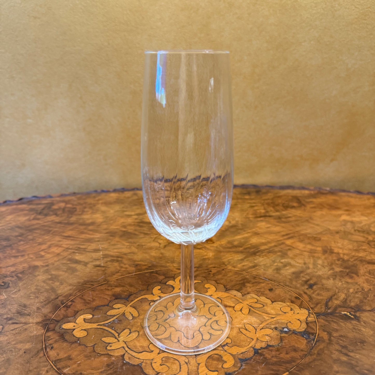 Crystal Swirl Base Champagne Flutes