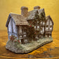 David Winter Cottages The Apothecary Shop Miniature House 