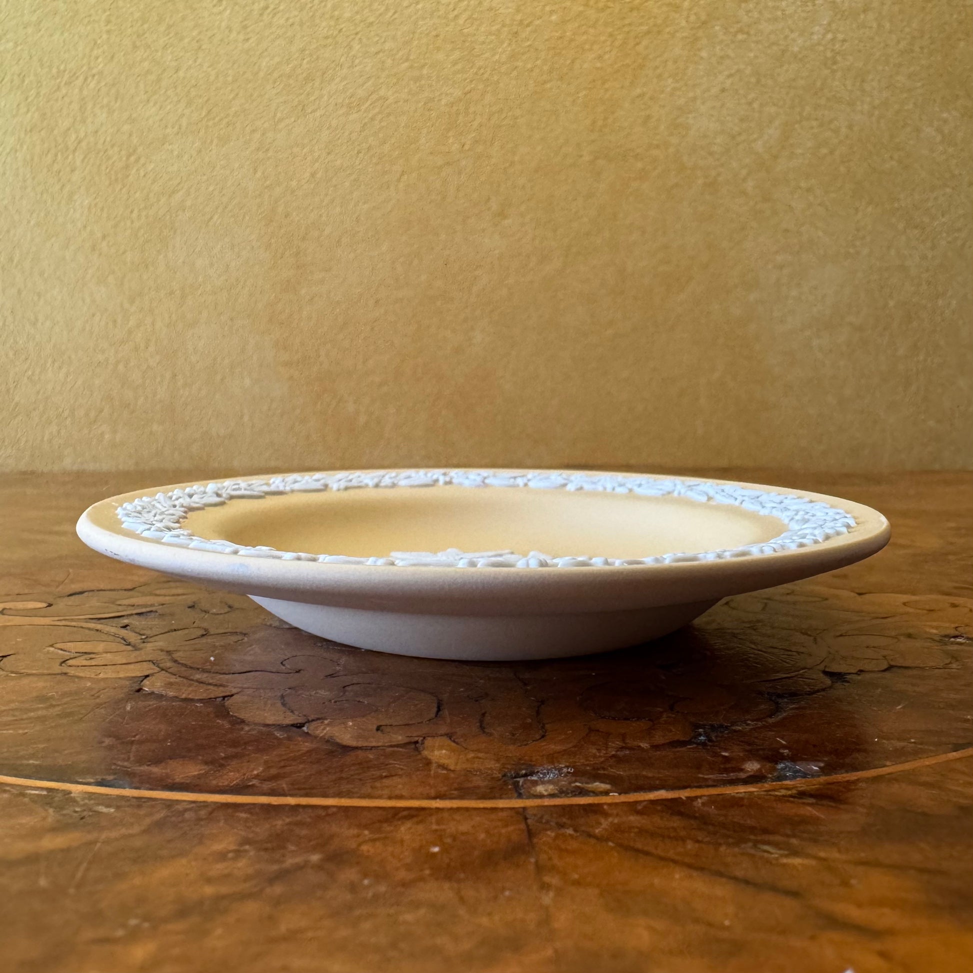 Edition Wedgwood Cane Jasperware Australian Flannel Flower Small Plate 