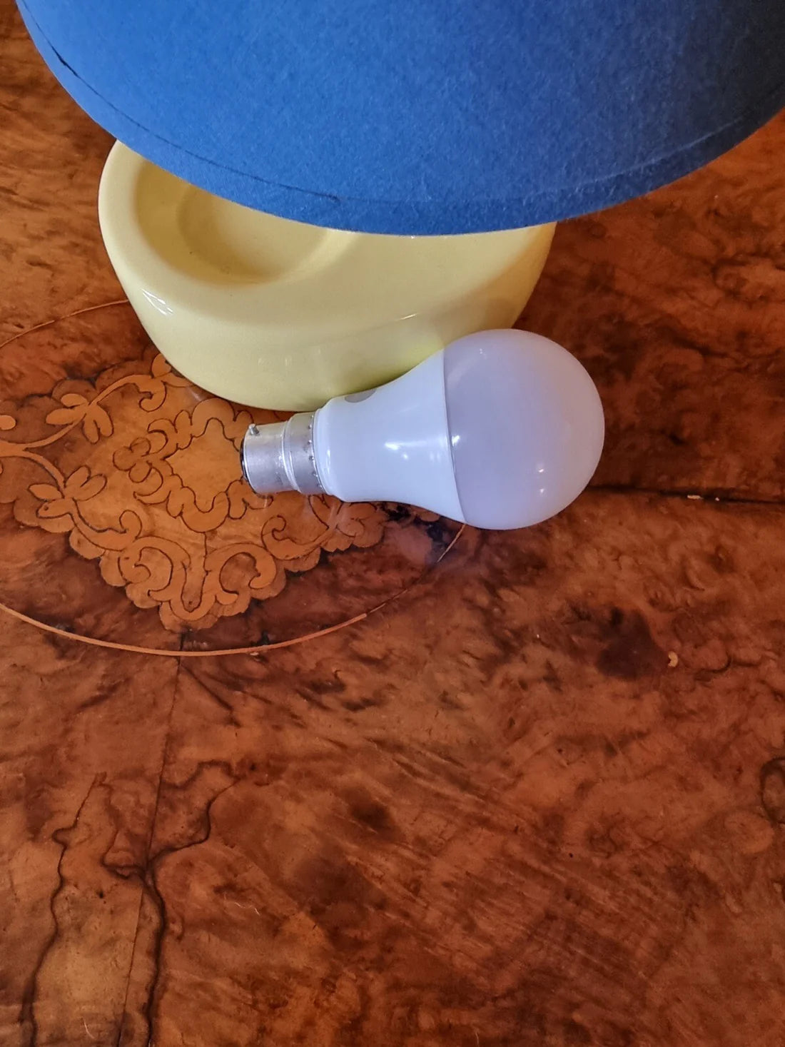Essential Oils Burner and Lamp