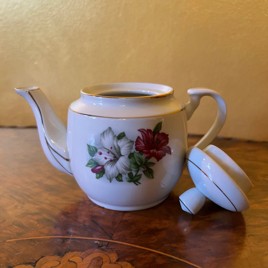 Vintage Floral Teapot For One