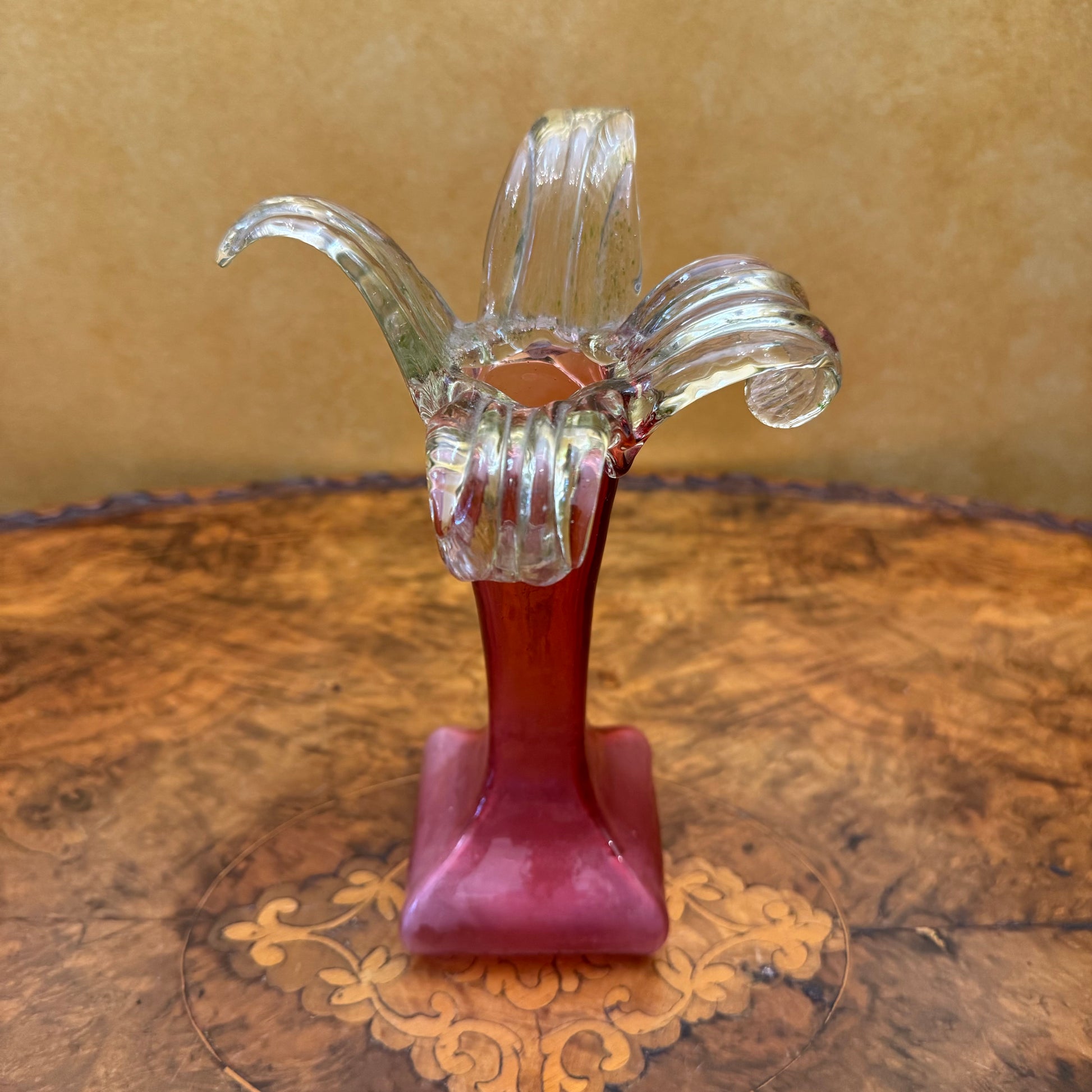 Flower Petal Top Art Glass Vase 