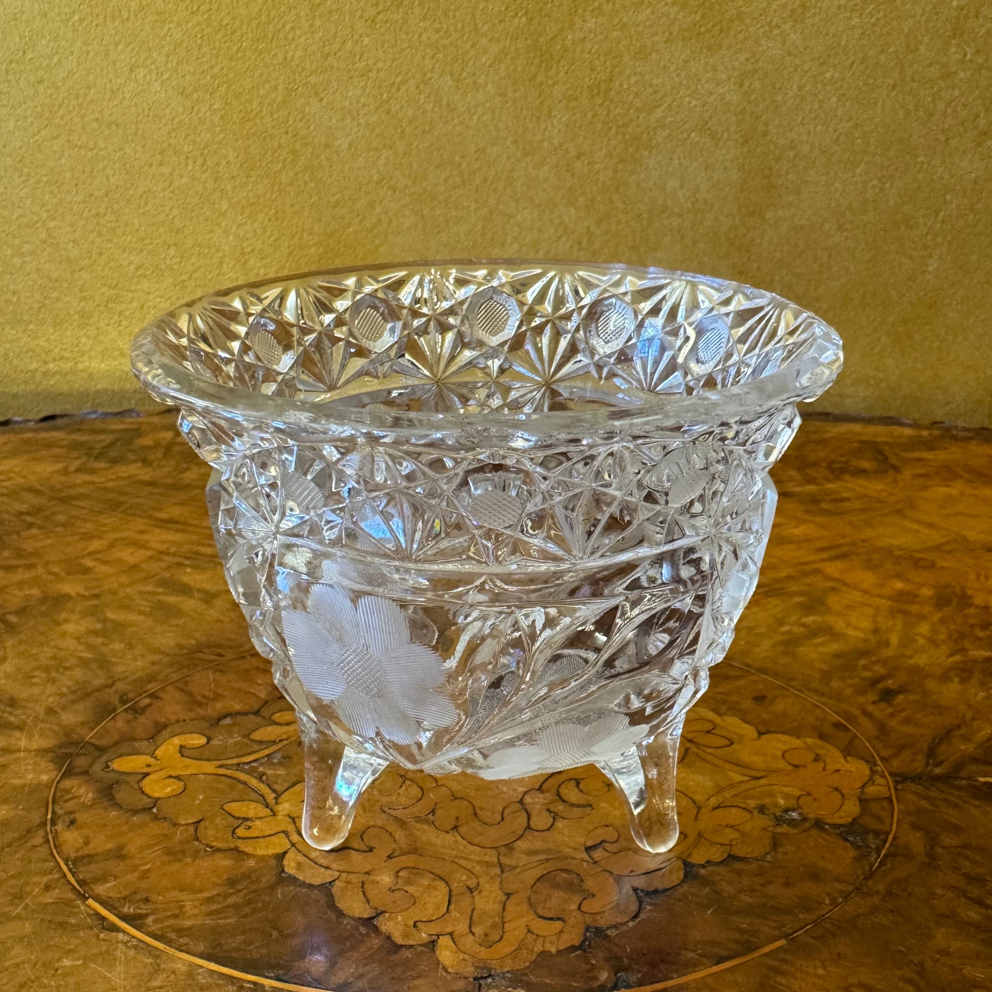 Glass Floral Pattern Footed Bowl 