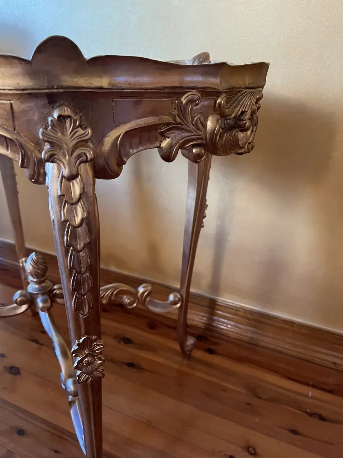 Antique Reproduction Gold Leaf Oval Table