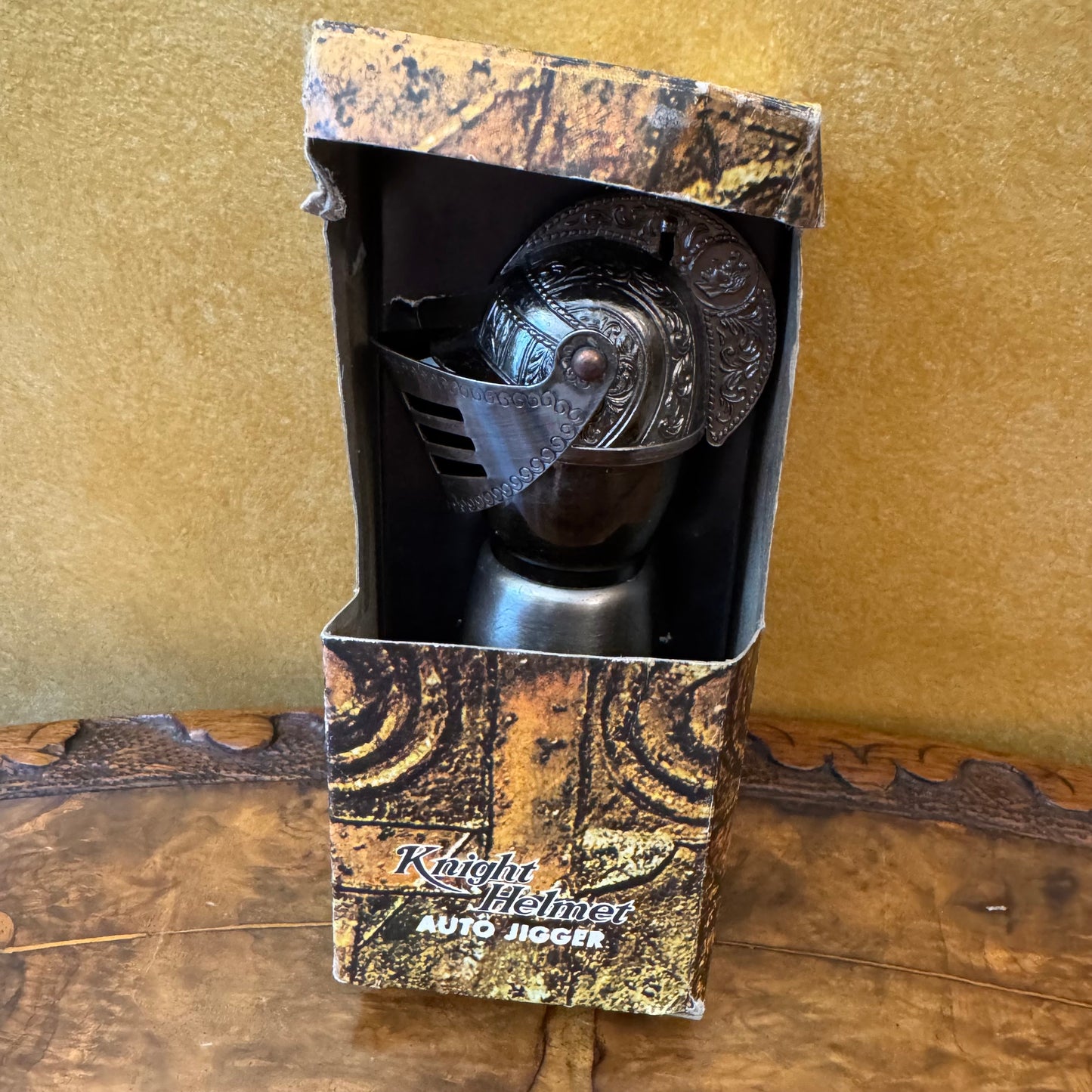 Knight Helmet Bottle Pourer & Bottle Stopper