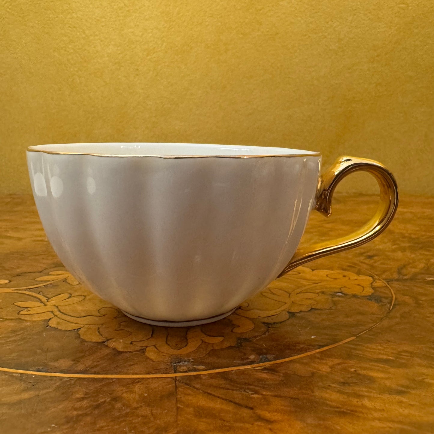Gold Trim White Tea Cup & Saucer