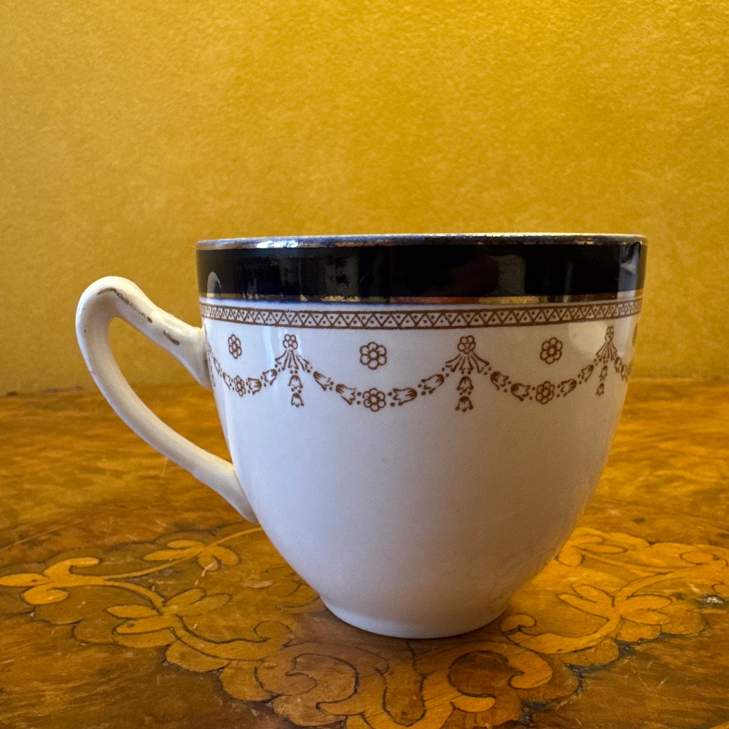 Vintage Alfred Meakin Bleu de Roi Tea Cup