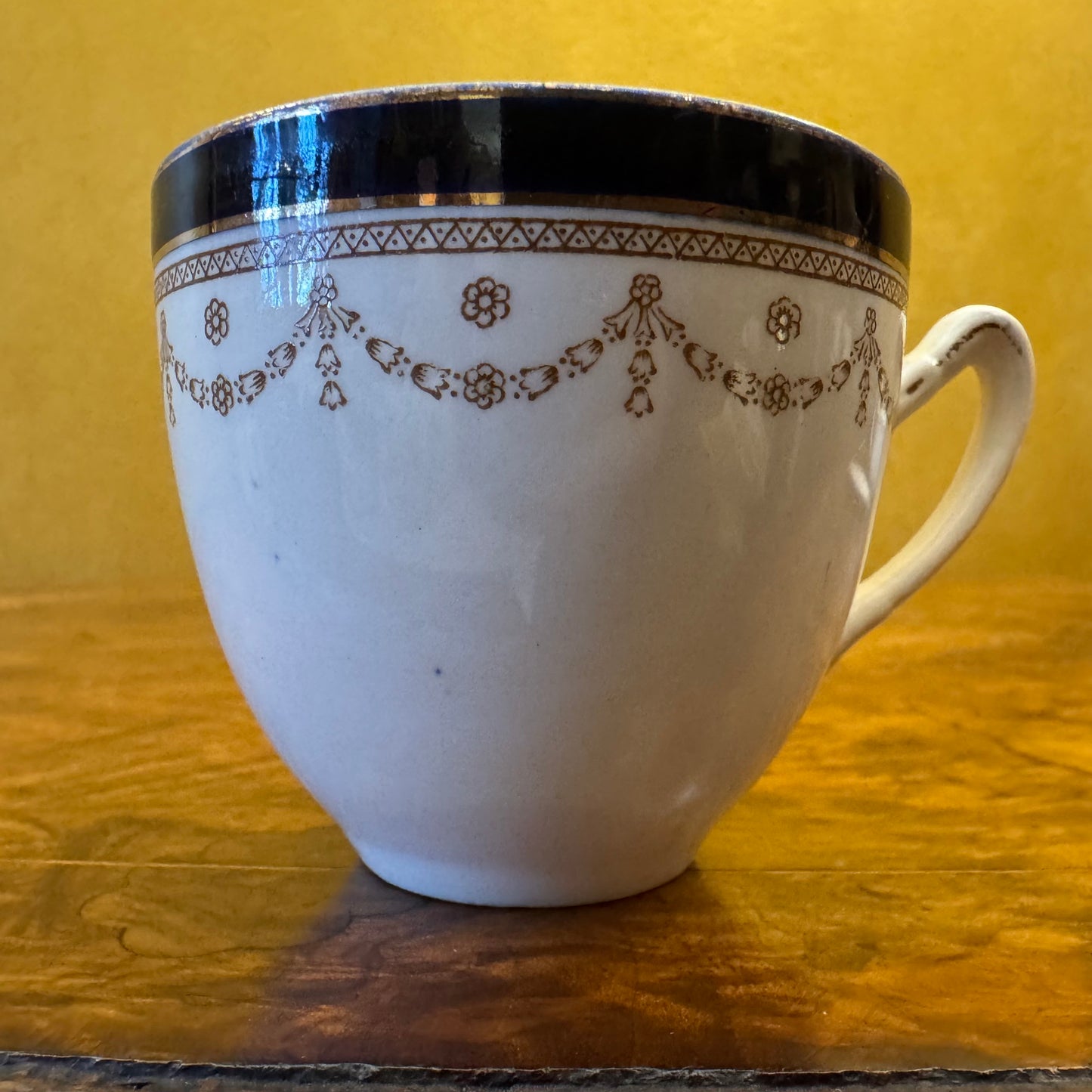 Vintage Alfred Meakin Bleu de Roi Tea Cup