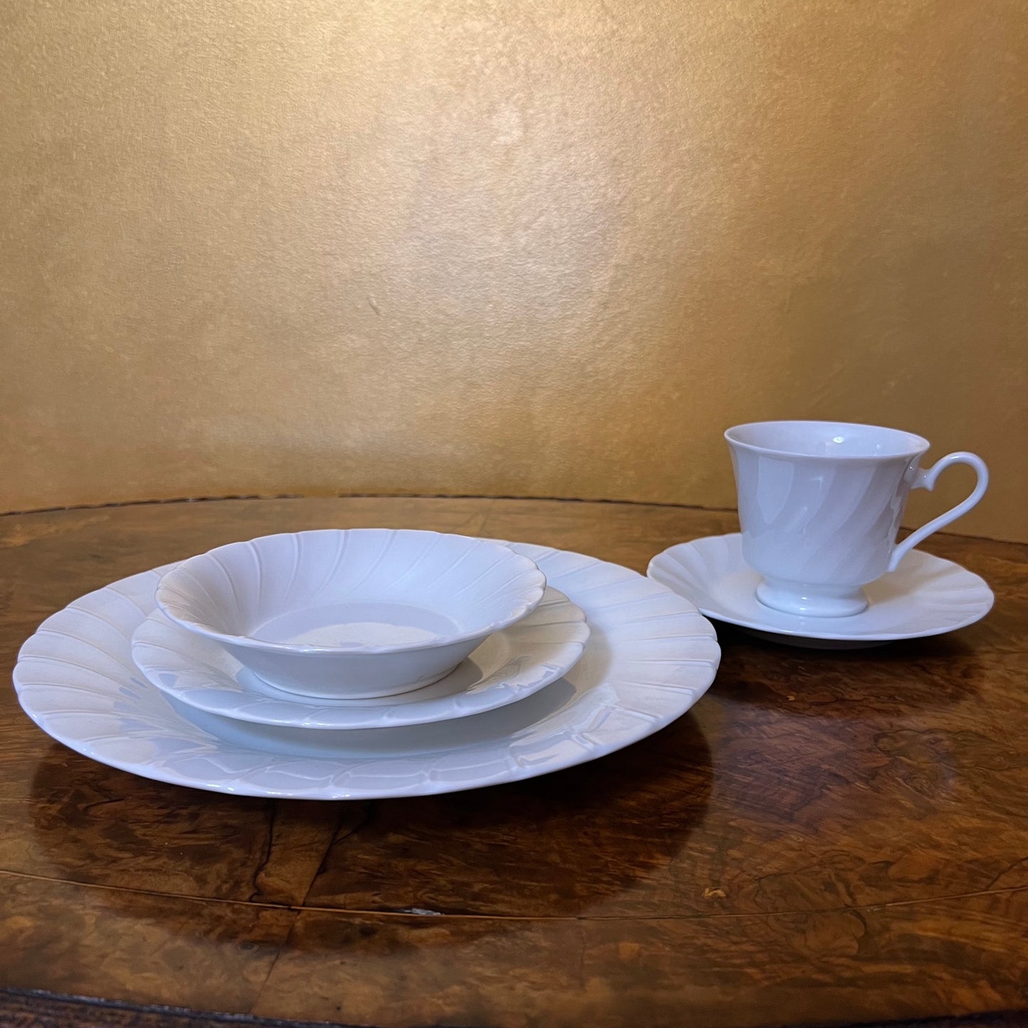 Vintage Sheffield Bone White Porcelain Fine China 40 Piece Dinner Set