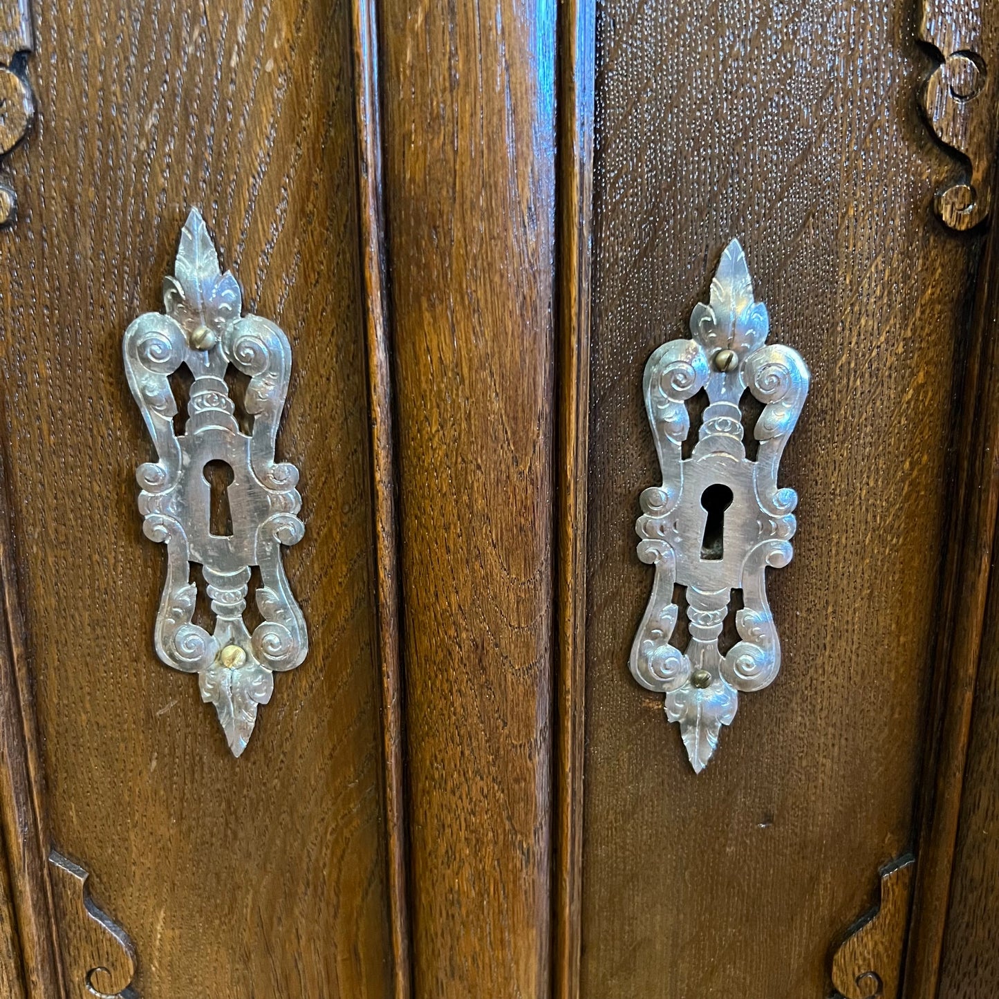 Antique Oak Lead Light Cabinet
