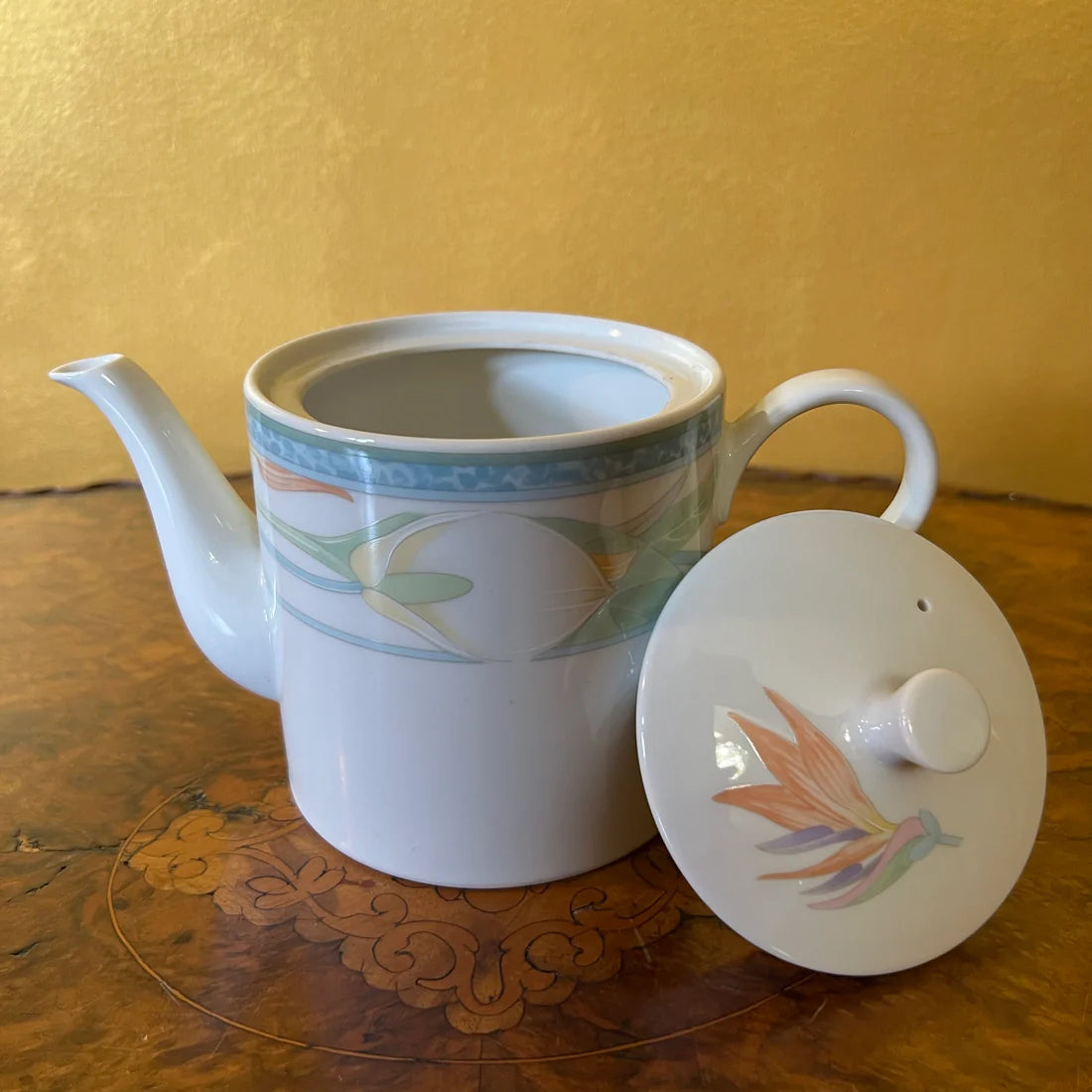 Vintage Hannah Series Bird of Paradise & Lily Design Kyoto Teapot
