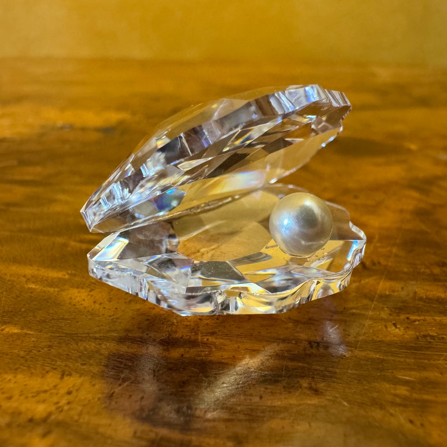 Swarovski Crystal Shell with Pearl