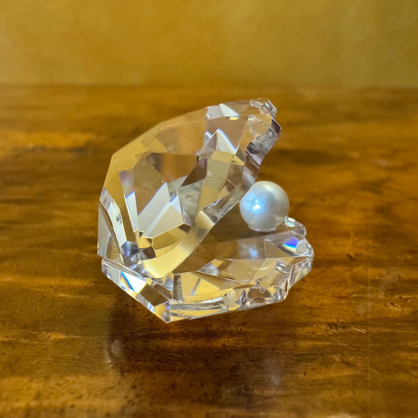 Swarovski Crystal Shell with Pearl