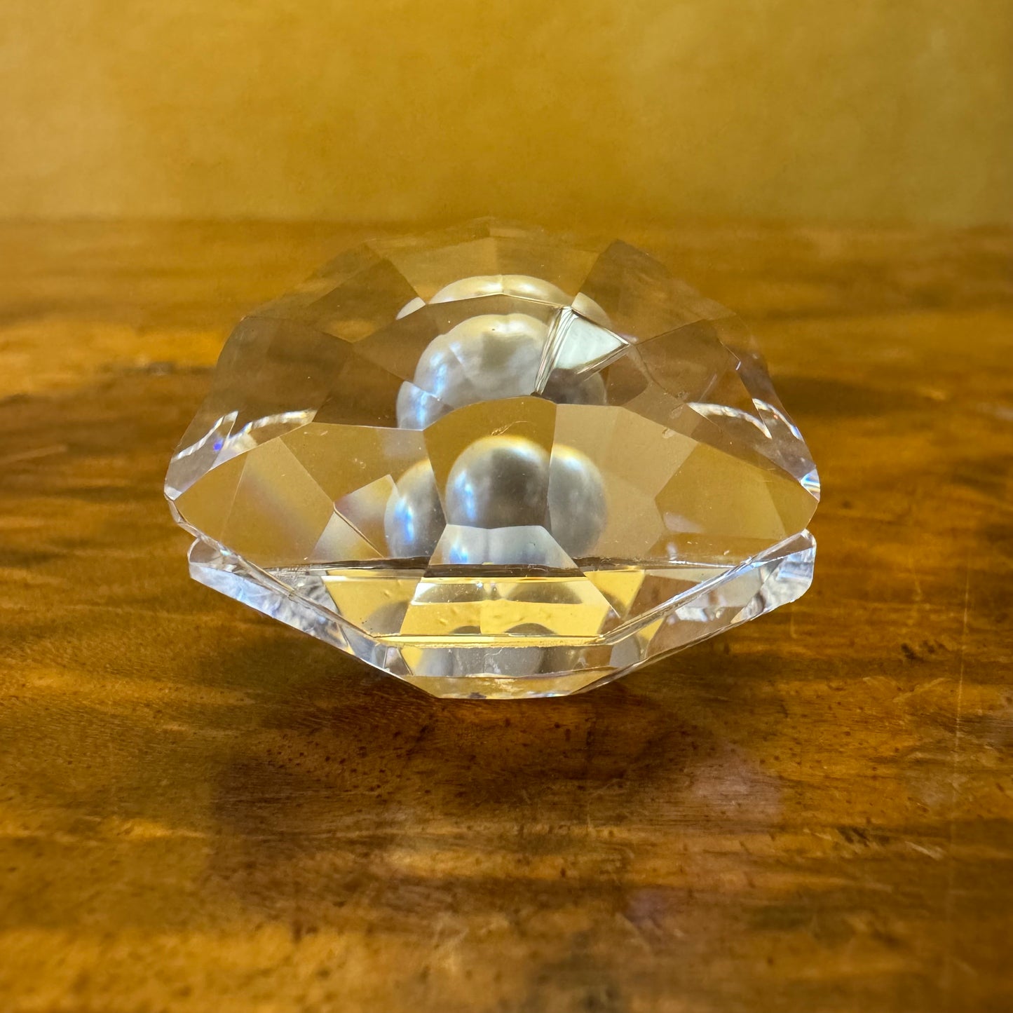 Swarovski Crystal Shell with Pearl