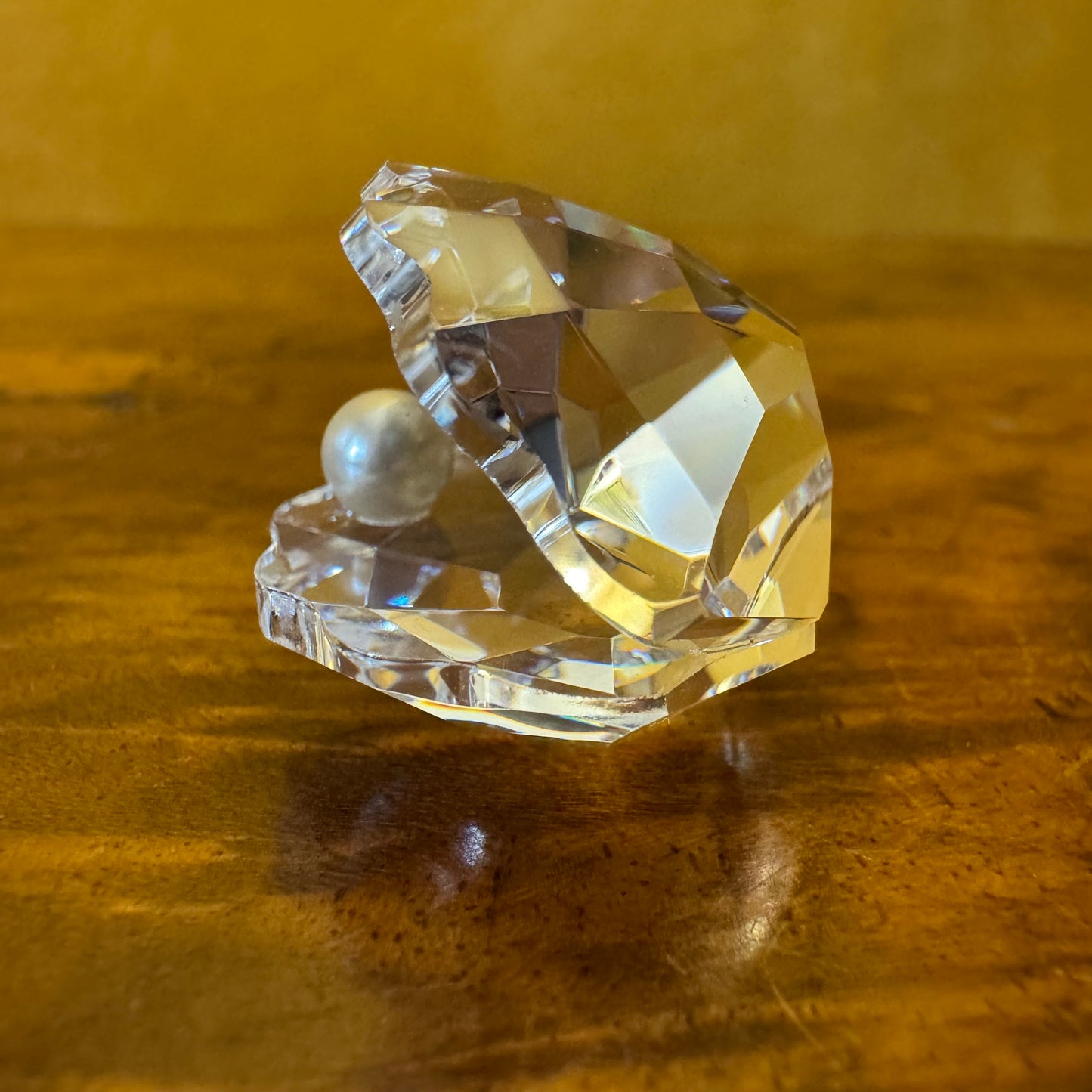 Swarovski Crystal Shell with Pearl
