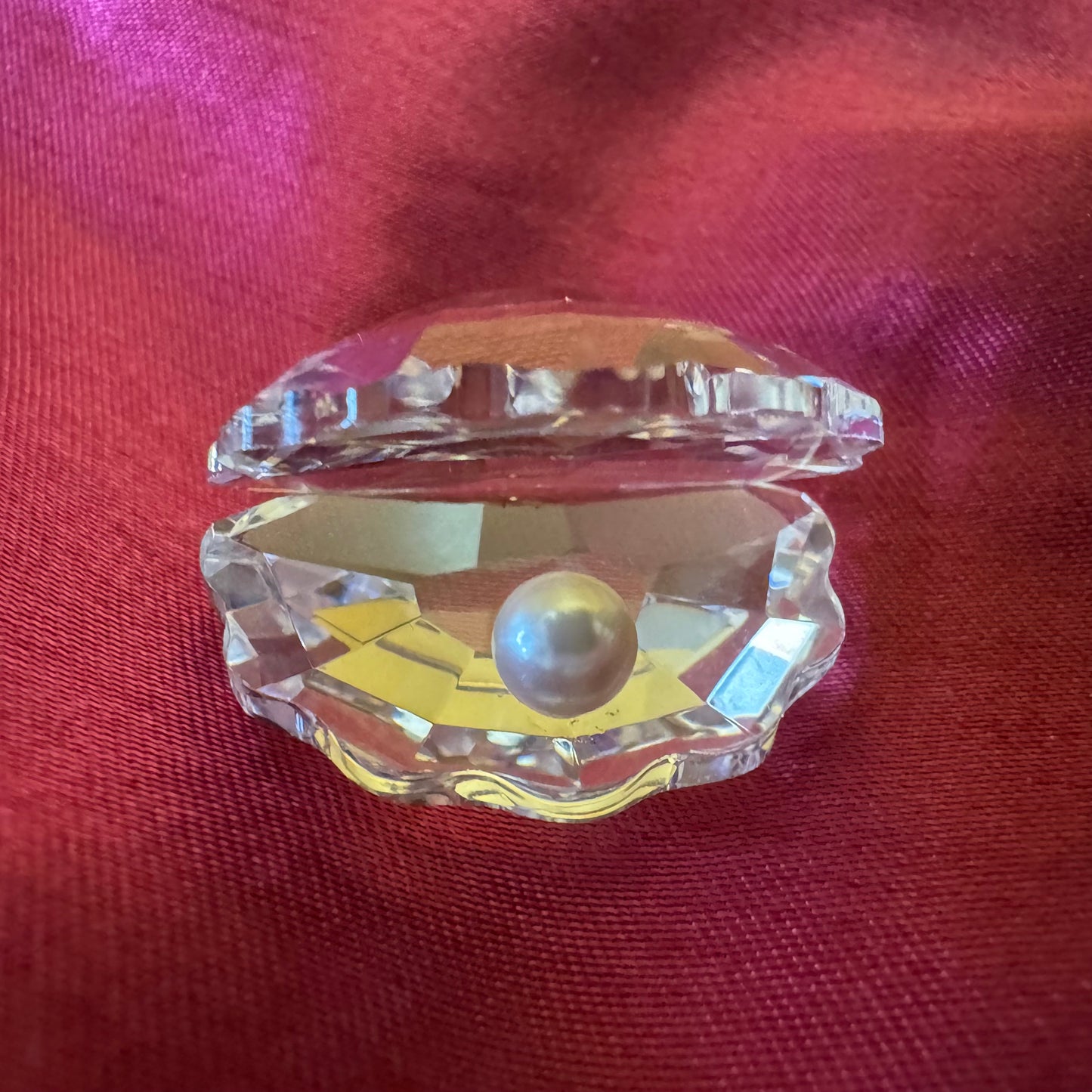 Swarovski Crystal Shell with Pearl